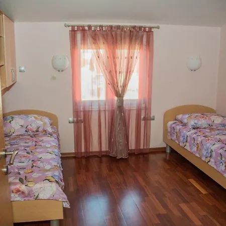 Hotel Barbaric 3*